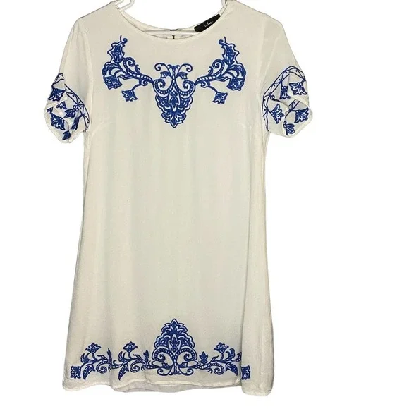 Lulu's Tale to Tell Blue and Ivory Embroidered Shift Dress Size Medium Lulu's Tale to Tell Blue and Ivory Embroidered Shift Dress Size Medium